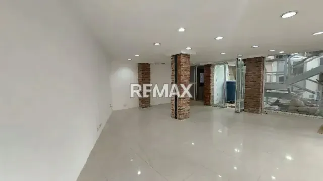 Se Alquila Local Comercial, A Pie de Calle Barrio Las Flores (Al frente del Conjunto Residencial La Hacienda) - 4
