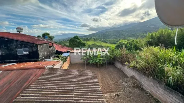 Se Vende Casa de dos niveles + Terreno en Cordero, Sector el Calvario, Calle 1 - 20