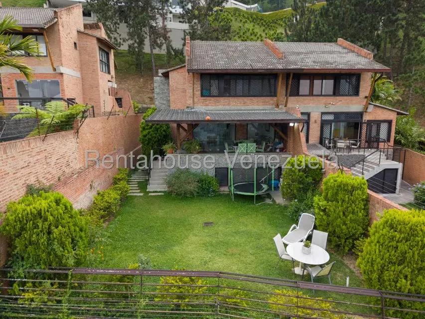 Casa (Multipes Niveles) en Venta en Alto Hatillo, Distrito Metropolitano - 2