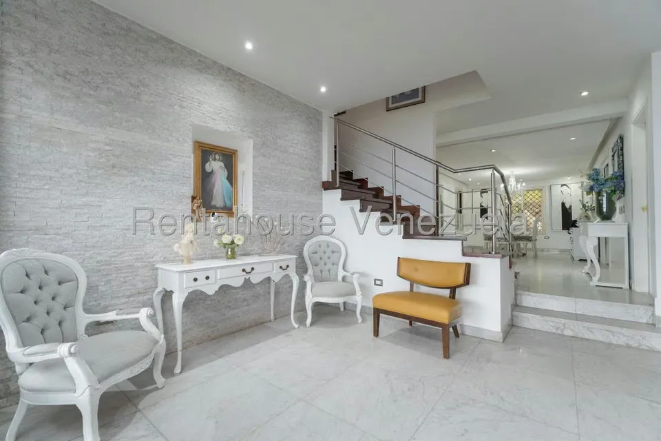 Casa (Multipes Niveles) en Venta en Alto Hatillo, Distrito Metropolitano - 21
