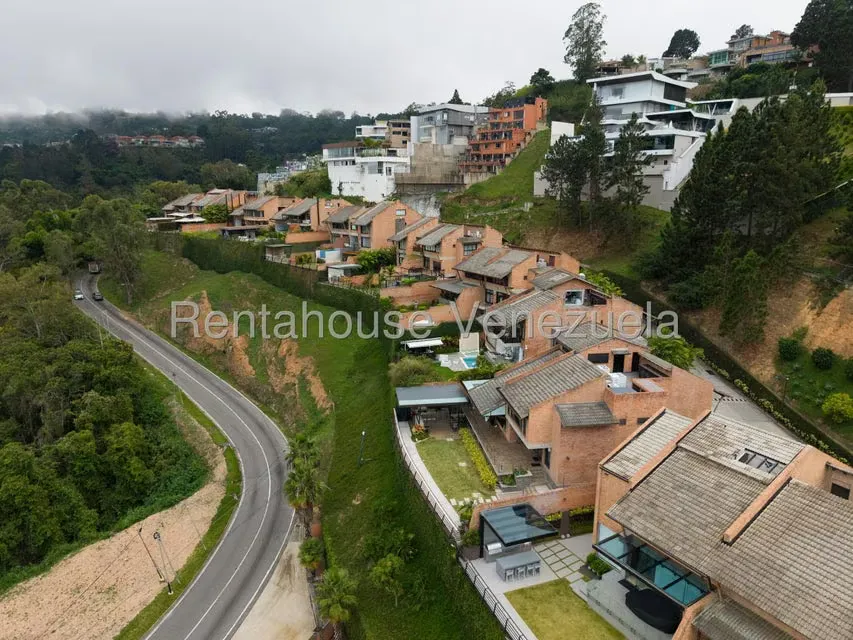 Casa (Multipes Niveles) en Venta en Alto Hatillo, Distrito Metropolitano - 35