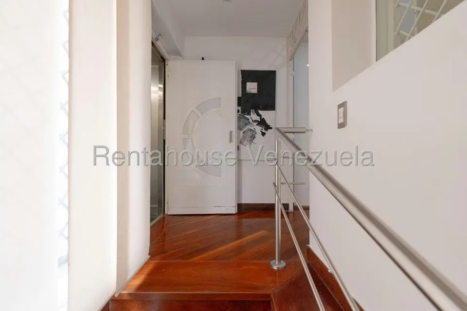 Casa (Multipes Niveles) en Venta en Alto Hatillo, Distrito Metropolitano - 37