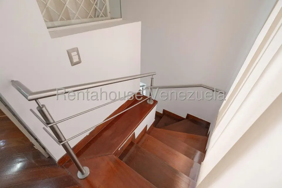 Casa (Multipes Niveles) en Venta en Alto Hatillo, Distrito Metropolitano - 39