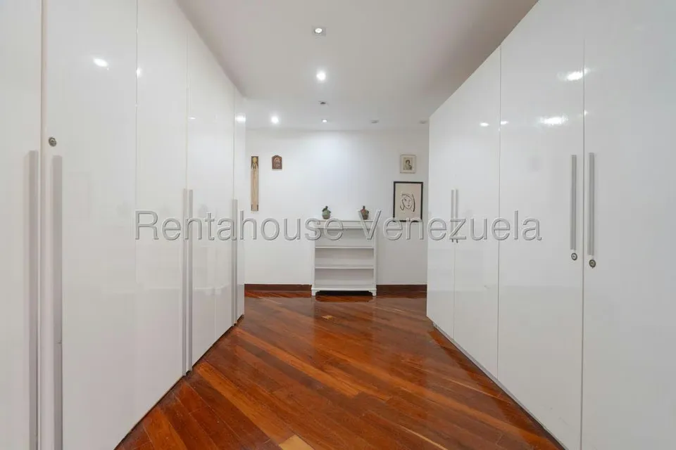 Casa (Multipes Niveles) en Venta en Alto Hatillo, Distrito Metropolitano - 45