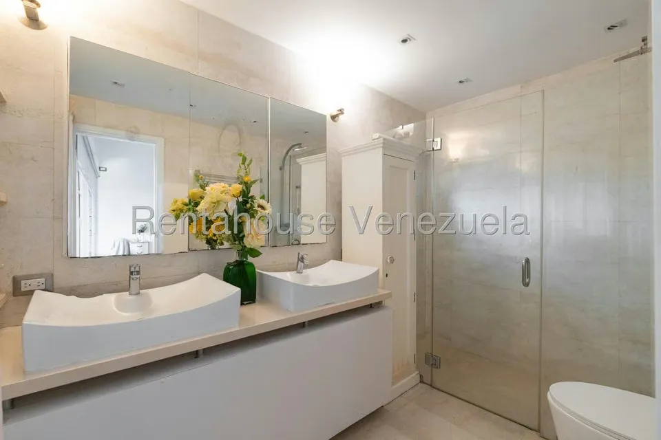 Casa (Multipes Niveles) en Venta en Alto Hatillo, Distrito Metropolitano - 48
