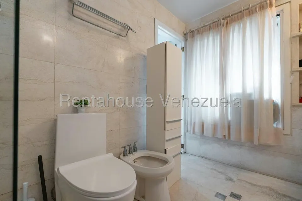 Casa (Multipes Niveles) en Venta en Alto Hatillo, Distrito Metropolitano - 49