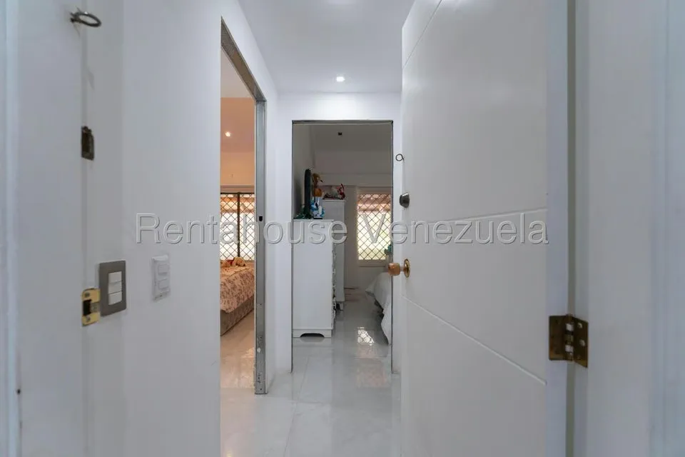 Casa (Multipes Niveles) en Venta en Alto Hatillo, Distrito Metropolitano - 53