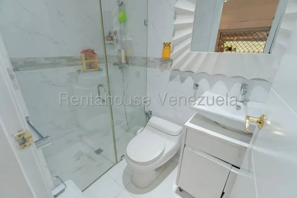 Casa (Multipes Niveles) en Venta en Alto Hatillo, Distrito Metropolitano - 60