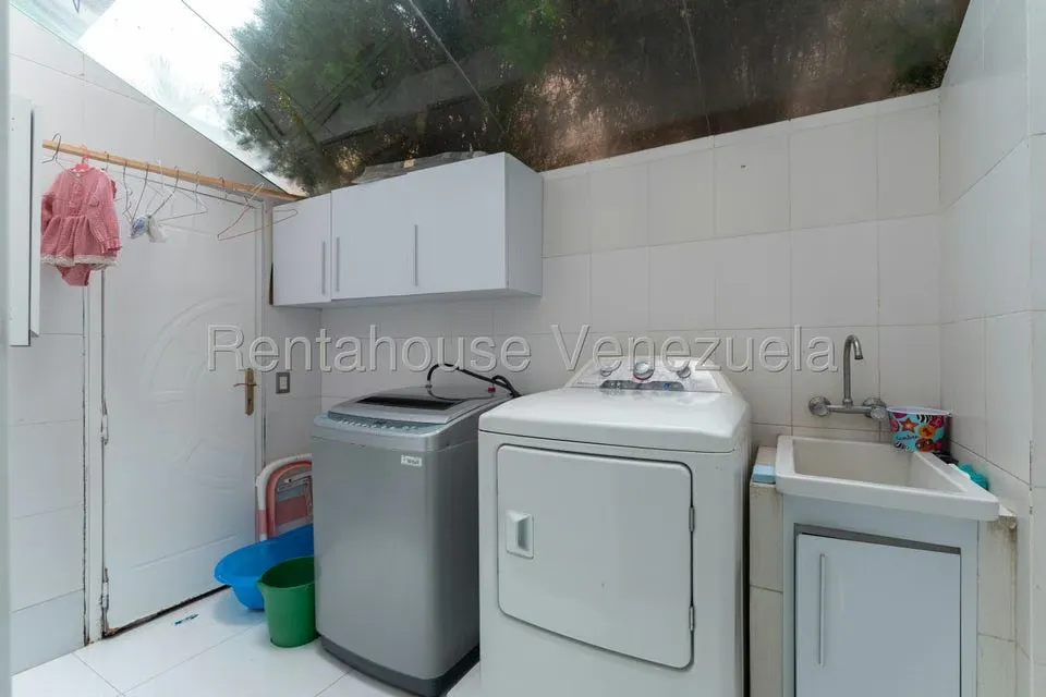 Casa (Multipes Niveles) en Venta en Alto Hatillo, Distrito Metropolitano - 61
