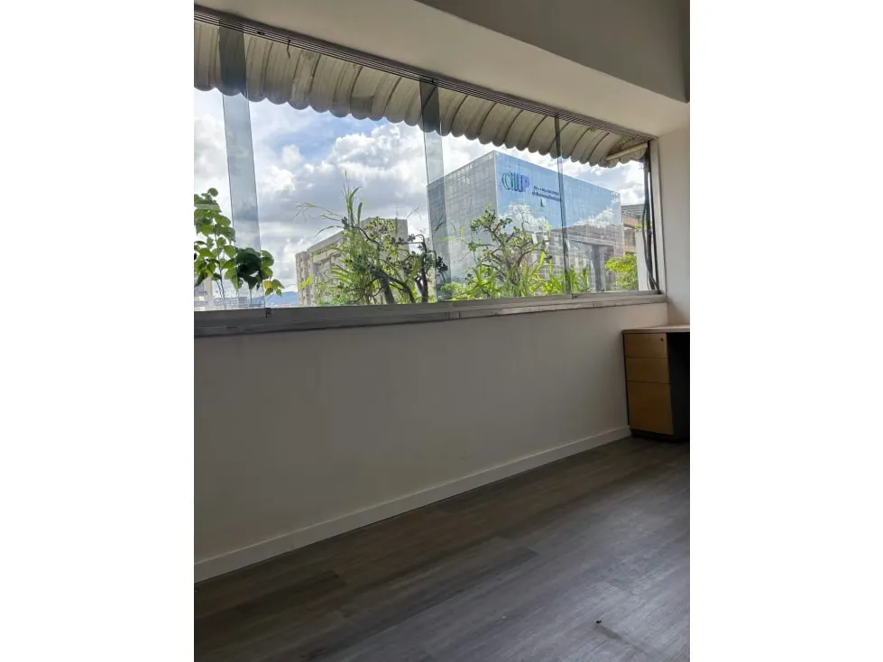 Alquilo oficina 43m2 El Rosal 9344 - 6