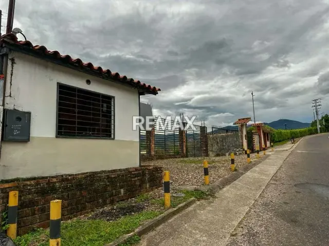 LOTE COMERCIAL PRIME: AV. DEMÓCRATA CON AV. LIBERTADOR - 4