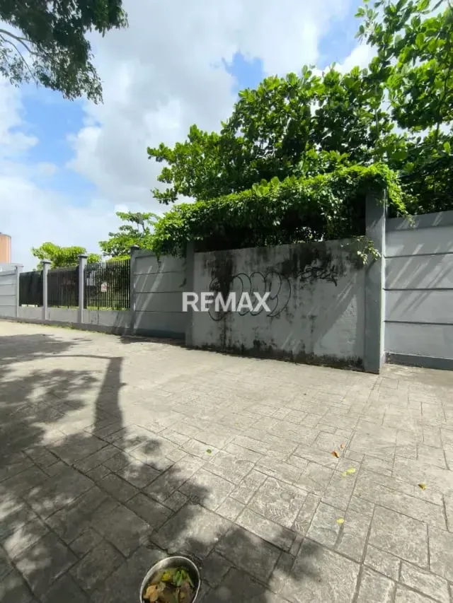 Se Vende Terreno Con Potencial Comercial en La Avenida Bolivar, A pocos metros de la Catedral de Maturín - 4