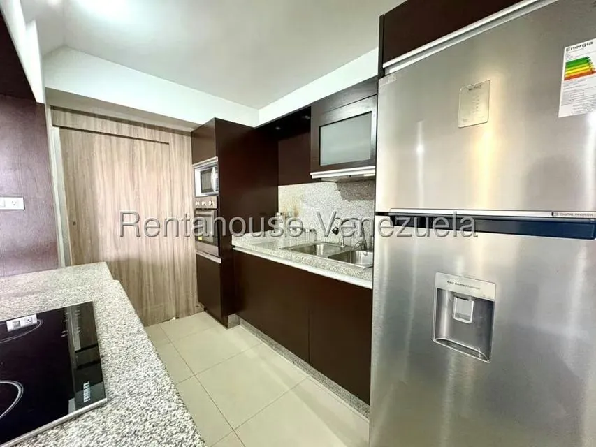 Apartamento (1 Nivel) en Alquiler en Zona Este, Lara - 12