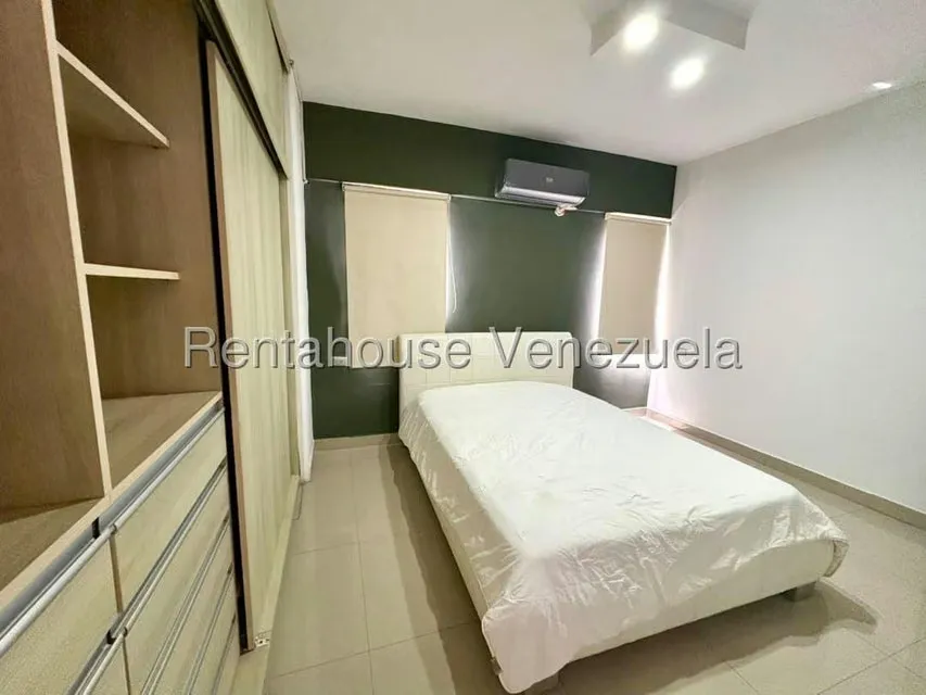 Apartamento (1 Nivel) en Alquiler en Zona Este, Lara - 18