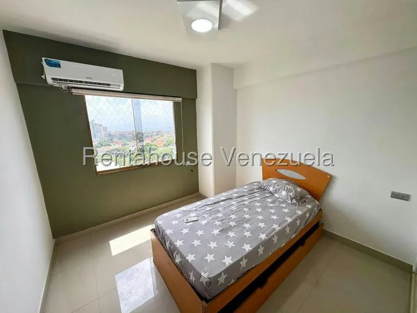 Apartamento (1 Nivel) en Alquiler en Zona Este, Lara - 21