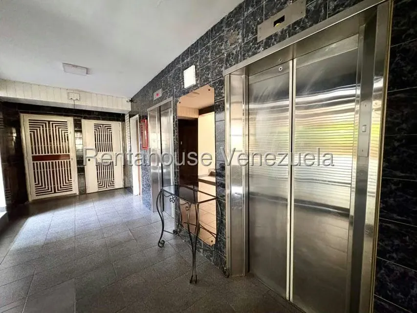 Apartamento (1 Nivel) en Alquiler en Zona Este, Lara - 26