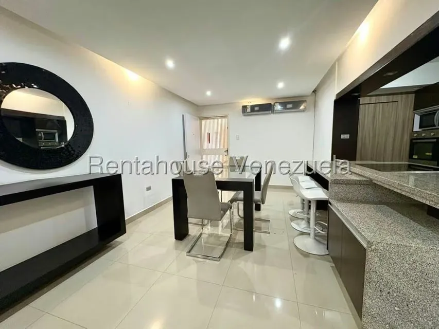 Apartamento (1 Nivel) en Alquiler en Zona Este, Lara - 10