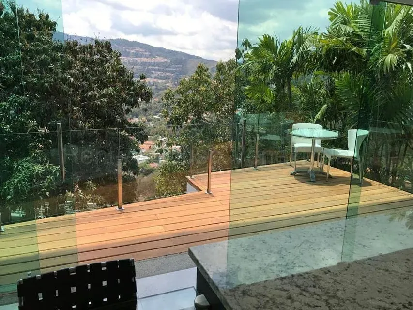 Casa (Multipes Niveles) en Venta en Cumbres de Curumo, Distrito Metropolitano - 13