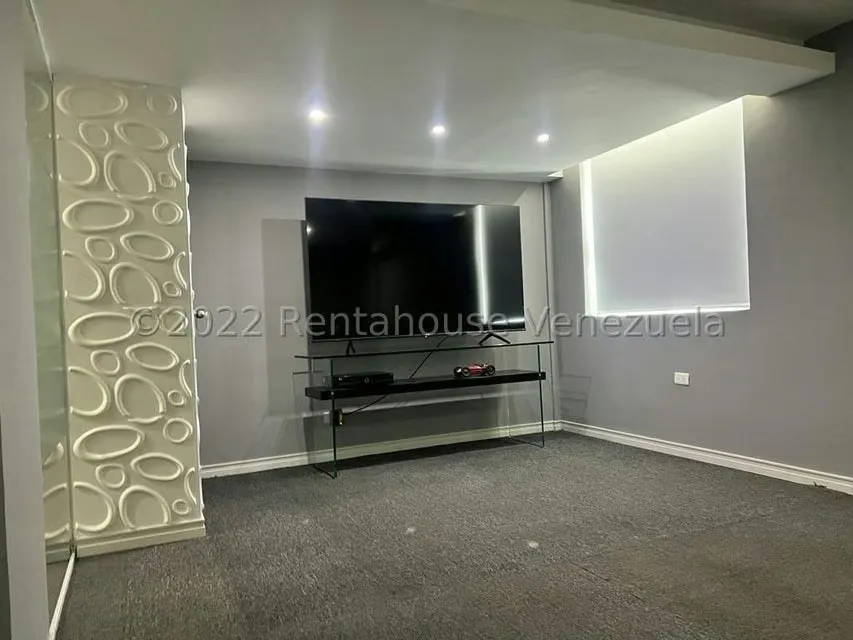 Casa (Multipes Niveles) en Venta en Cumbres de Curumo, Distrito Metropolitano - 16
