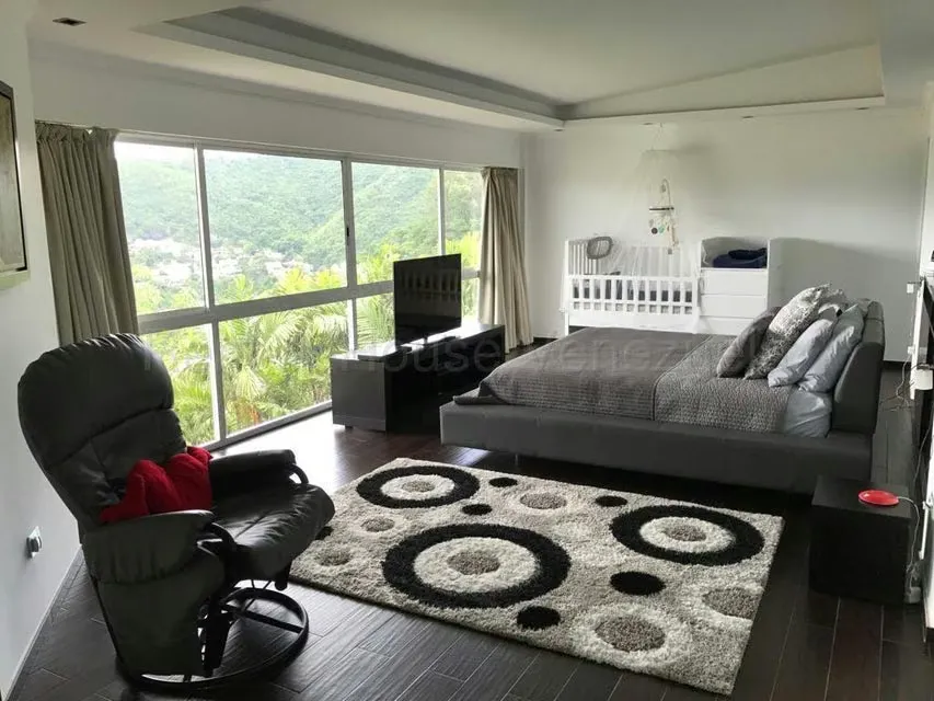 Casa (Multipes Niveles) en Venta en Cumbres de Curumo, Distrito Metropolitano - 17