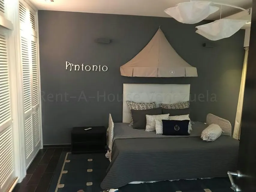 Casa (Multipes Niveles) en Venta en Cumbres de Curumo, Distrito Metropolitano - 21