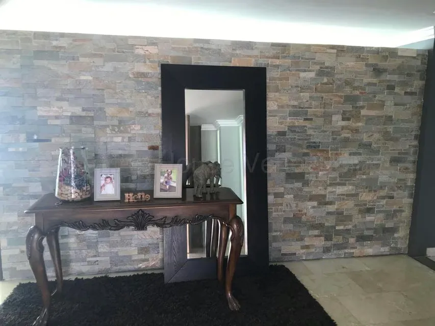 Casa (Multipes Niveles) en Venta en Cumbres de Curumo, Distrito Metropolitano - 4
