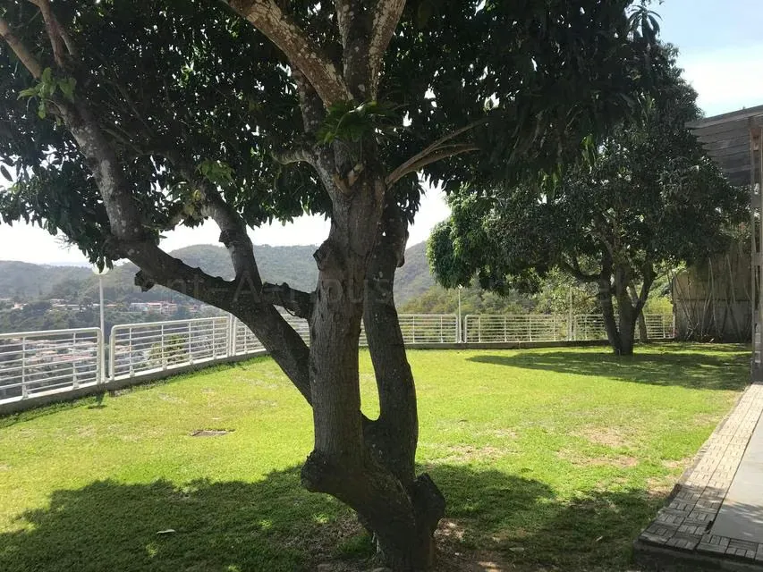 Casa (Multipes Niveles) en Venta en Cumbres de Curumo, Distrito Metropolitano - 33