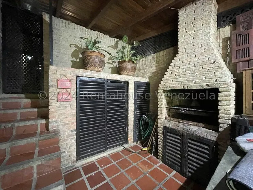 Casa (Multipes Niveles) en Alquiler en Los Palos Grandes, Distrito Metropolitano - 27