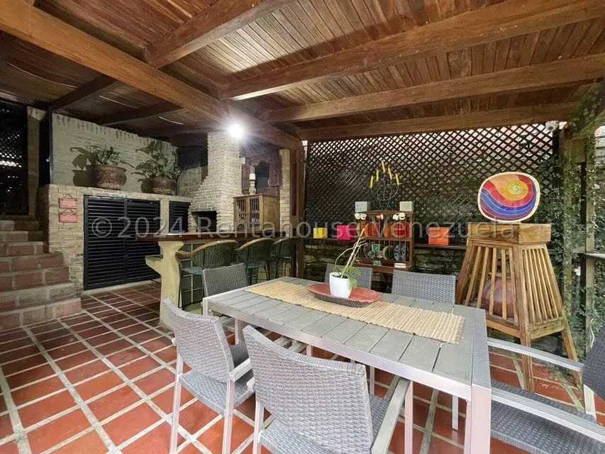 Casa (Multipes Niveles) en Alquiler en Los Palos Grandes, Distrito Metropolitano - 37