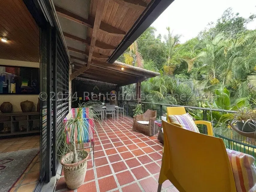 Casa (Multipes Niveles) en Alquiler en Los Palos Grandes, Distrito Metropolitano - 40