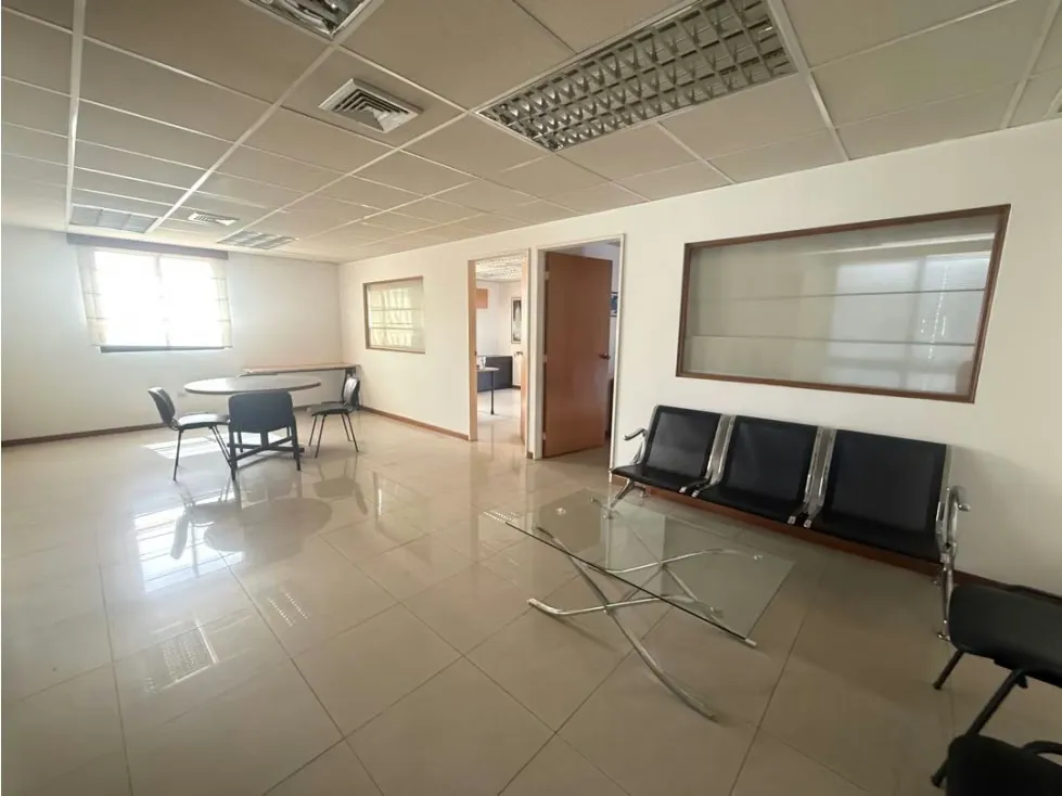 Se alquila oficina 141m2 Los Dos Caminos 8612 - 3