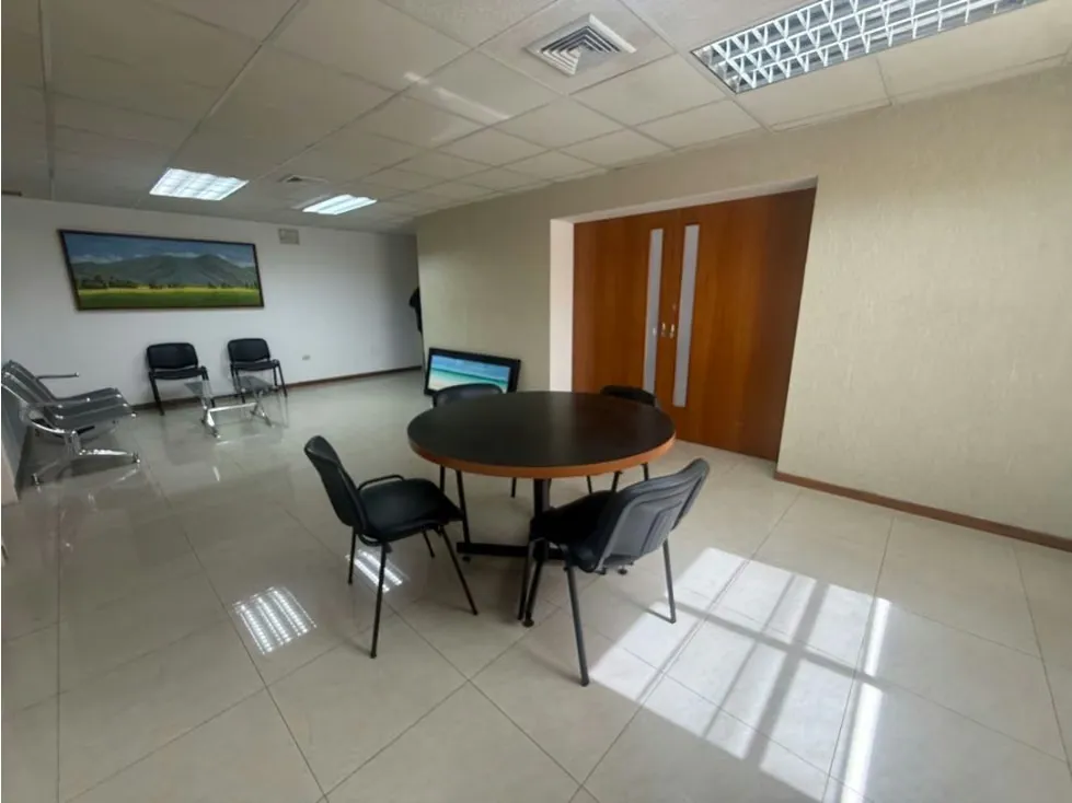 Se alquila oficina 141m2 Los Dos Caminos 8612 - 4
