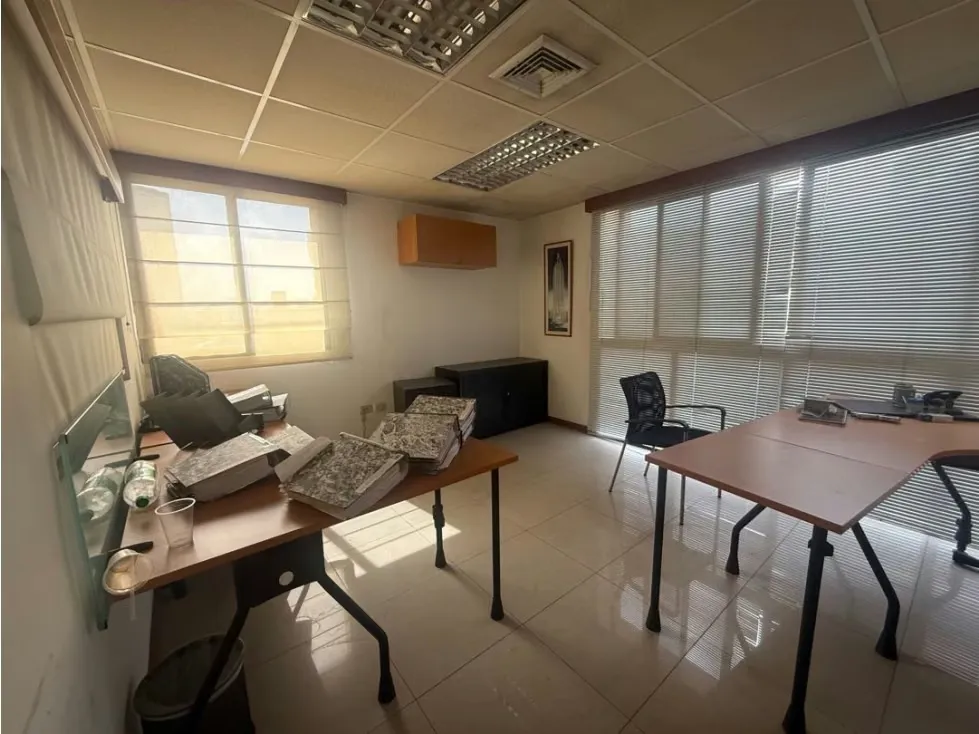 Se alquila oficina 141m2 Los Dos Caminos 8612 - 9
