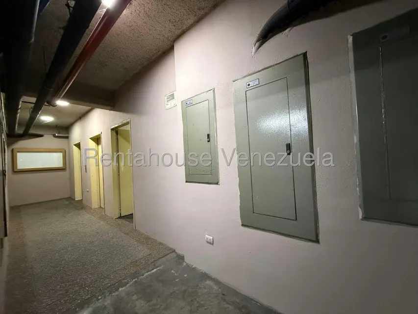 Apartamento (1 Nivel) en Venta en Parroquia La Candelaria, Distrito Metropolitano - 28