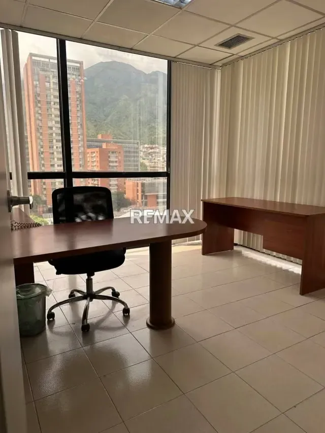 Alquiler de Oficina Amoblada en Boleita, Caracas.