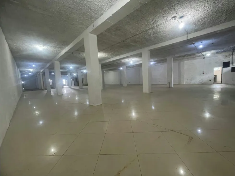 SE VENDE EDIFICIO C.C. LOS CHALET KM 21 DEL JUNQUITO - 3
