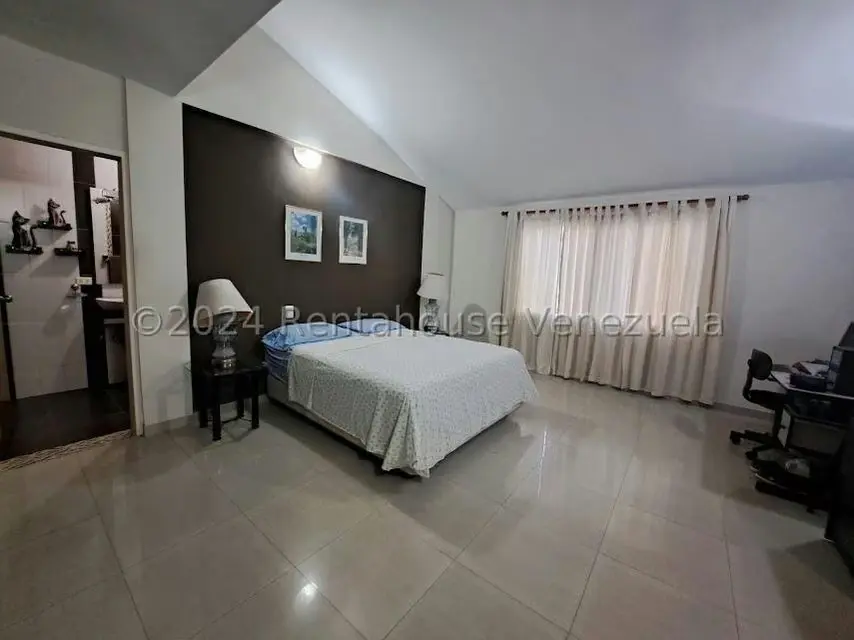 Casa (Duplex) en Venta en Las Mercedes, Carabobo - 28