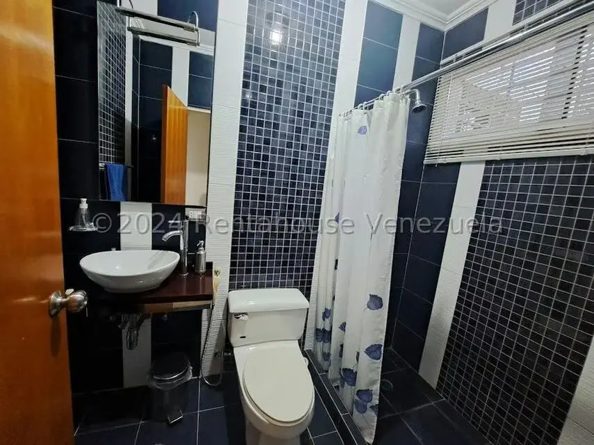 Casa (Duplex) en Venta en Las Mercedes, Carabobo - 29