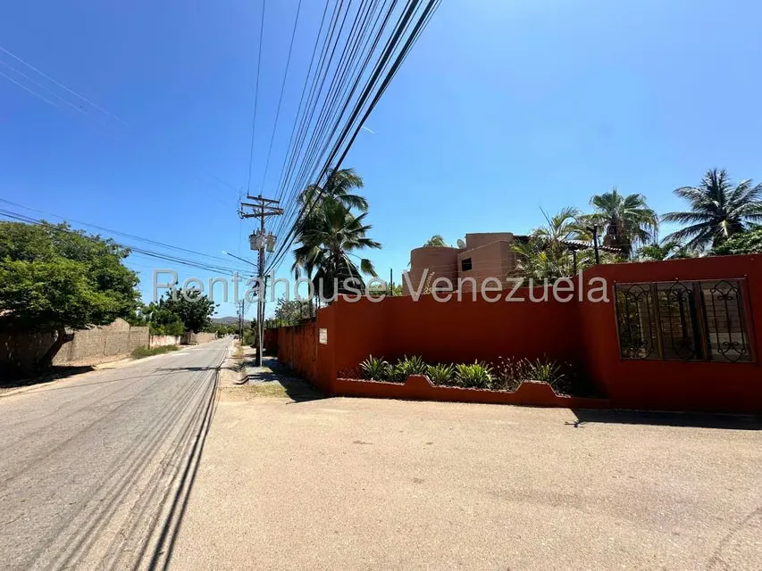 Townhouse (Duplex) en Venta en Guacuco, Nueva Esparta - 4