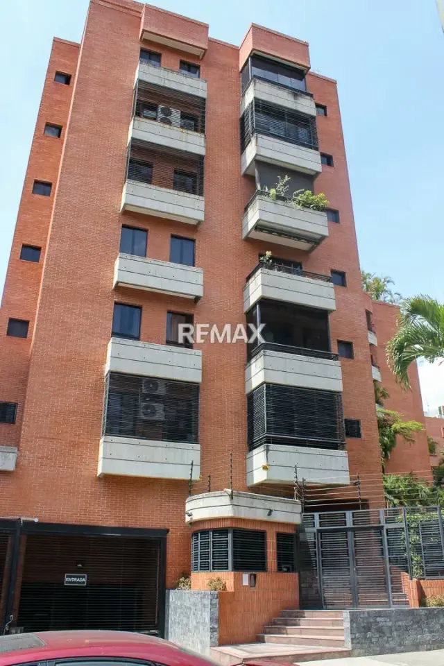 ALQUILER DE APARTAMENTO EN CAMPO ALEGRE, CHACAO