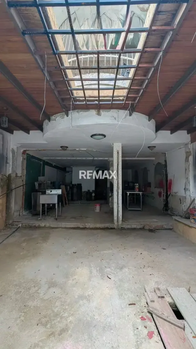 CASA EN VENTA EN CALLE COMERCIAL PARA ADECUAR AL NEGOCIO DE TUS SUEÑOS - 4