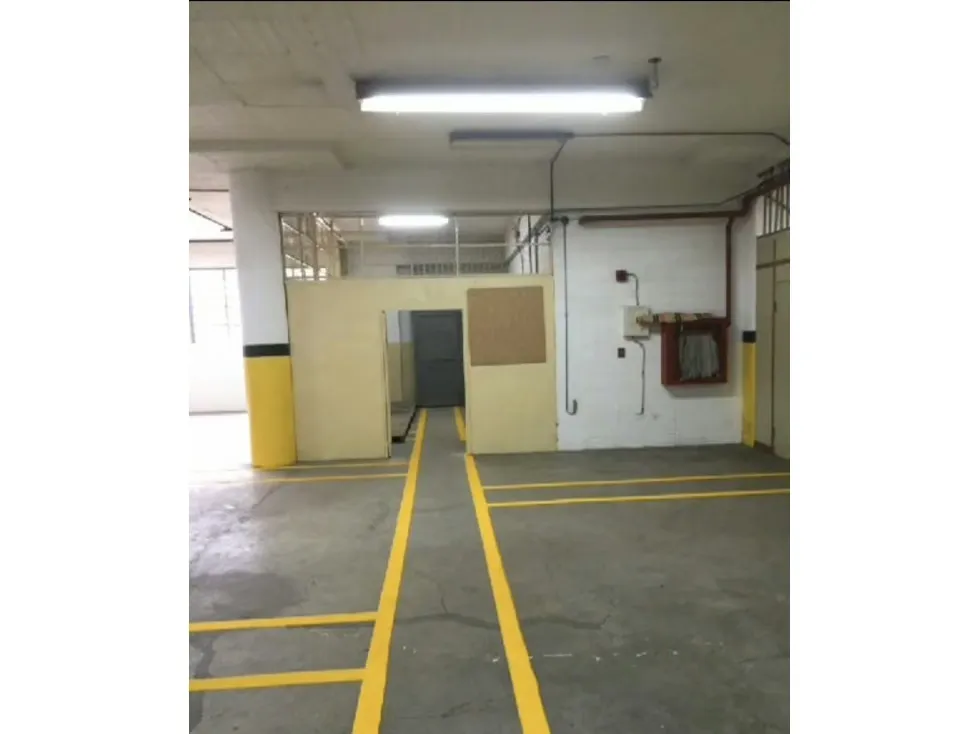 Vendo/alquilo galpón 1537mts2 Caricuao 8500 - 5