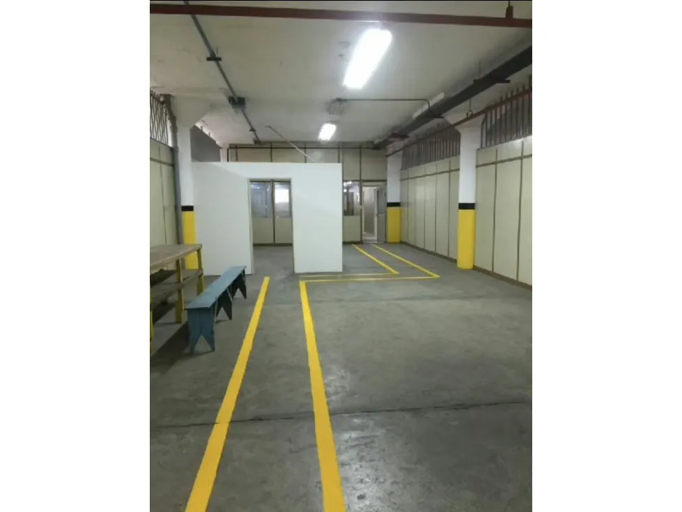 Vendo/alquilo galpón 1537mts2 Caricuao 8500 - 6