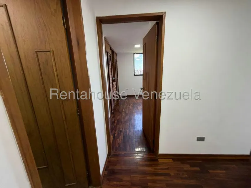 Apartamento (1 Nivel) en Alquiler en La Boyera, Distrito Metropolitano - 21