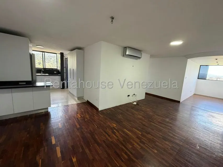 Apartamento (1 Nivel) en Alquiler en La Boyera, Distrito Metropolitano - 25