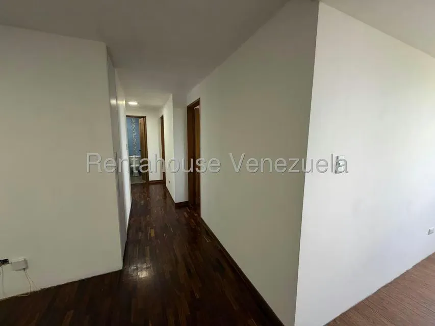 Apartamento (1 Nivel) en Alquiler en La Boyera, Distrito Metropolitano - 30