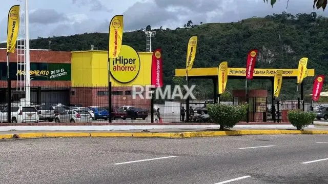 En venta LOTE DE TERRENO En la Avenida Rotaria al lado del Hiperahorro - 3