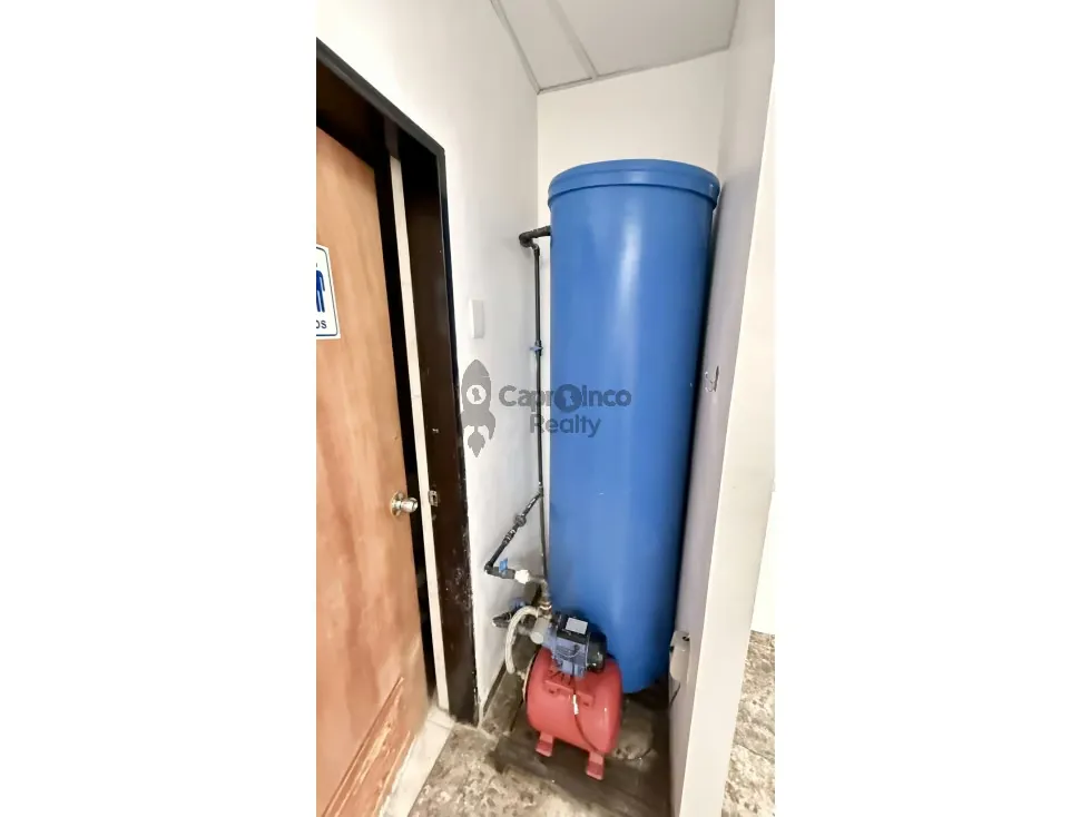 LOCAL COMERCIAL EN PLANTA BAJA TCL L 10460414 - 11