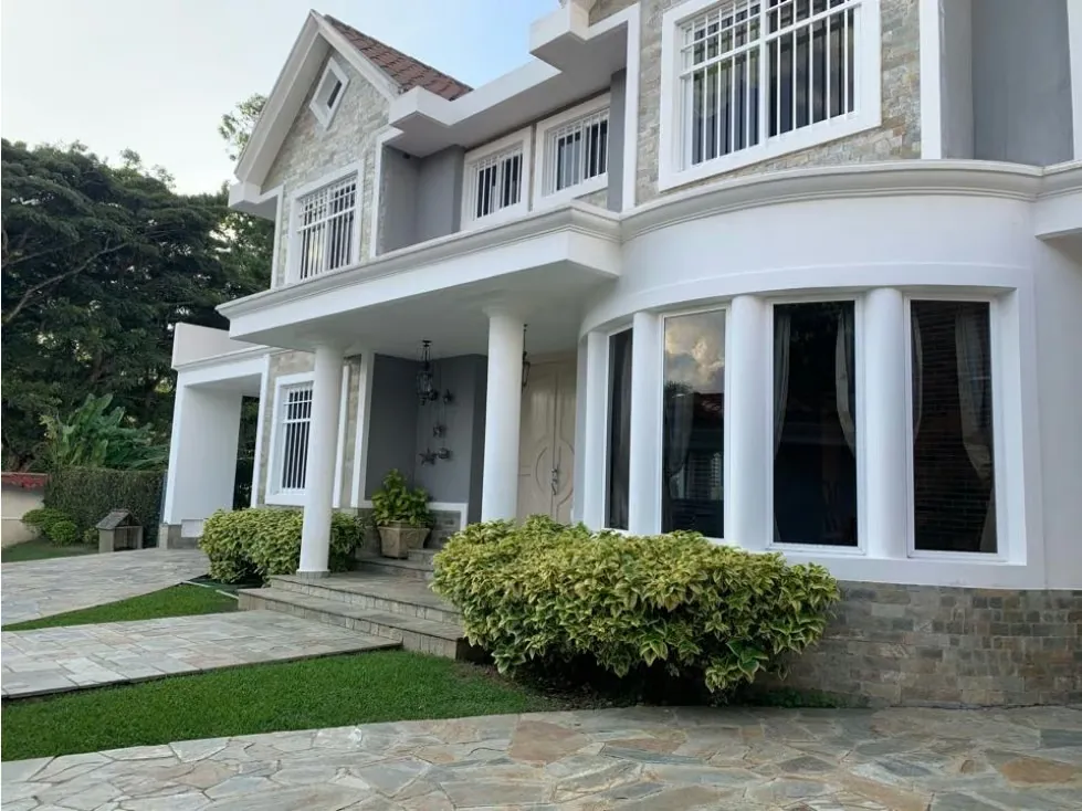 Se vende casa 636m2 Lomas de La Lagunita 1160