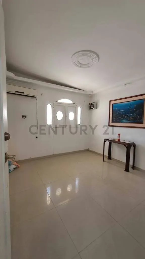 Disponible Casa Quinta de amplios espacios con buenos acabados - 11